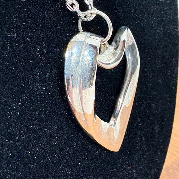 Silver Tone Heart Pendant Necklace Open Statement Retro Love Valentines Gift - Picture 5 of 8